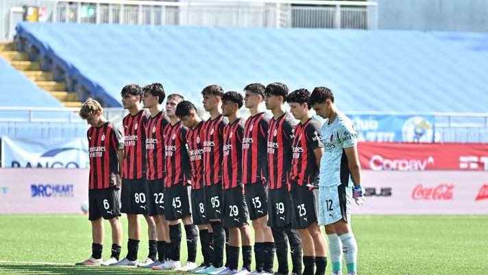 Una formazione del Milan Primavera 2025-2026 | AC Milan News (Getty Images) Milan-Fiorentina, la Primavera di Renna sarà ospite in tribuna d'onore a 'San Siro'