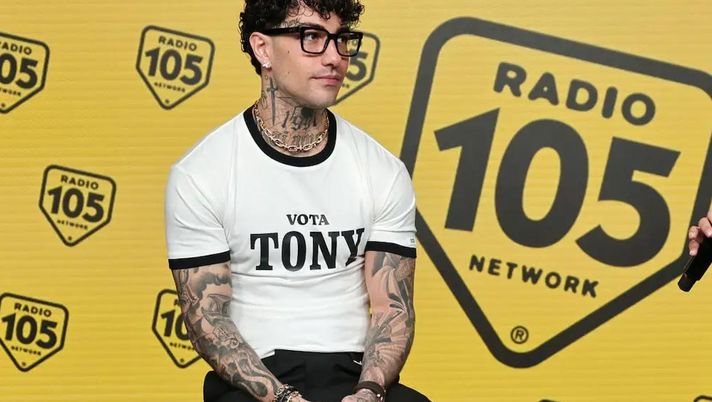 Sanremo, Tony Effe bocciato. CorSera, pagella super negativa: “Come se l’Inter…” - immagine 1