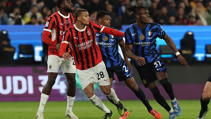 RIYADH, SAUDI ARABIA - JANUARY 06: Malick Thiaw of AC Milan competes for the ball with Yann Bisseck of FC Internazionale during the Italian Super Cup Final match between FC Internazionale and AC Milan at Al- Awwal Park Stadium on January 06, 2025 in Riyadh, Saudi Arabia. (Photo by Claudio Villa/AC Milan via Getty Images) Thiaw Bisseck