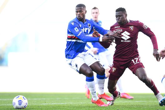 GENOA, ITALY - MARCH 21: Keita Balde of Sampdoria (L) and Wilfried Singo of Torino vie for the ball during the Serie A match between UC Sampdoria and Torino FC at Stadio Luigi Ferraris on March 21, 2021 in Genoa, Italy. (Photo by Getty Images) Una pausa necessaria- immagine 3