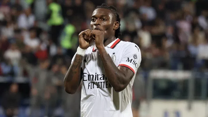 esultanza gol Rafael Leao AC Milan Cagliari-Milan 3-3 Serie A 2024-2025
