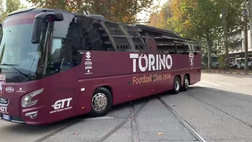 Video – Torino-Crotone, il pullman granata arriva allo stadio