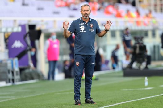 FLORENCE, ITALY - SEPTEMBER 19: Marco Giampaolo manager of Torino FC reacts during the Serie A match between ACF Fiorentina and Torino FC at Stadio Artemio Franchi on September 19, 2020 in Florence, Italy. (Photo by Gabriele Maltinti/Getty Images)