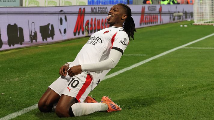 CAGLIARI, ITALY - JANUARY 02: Rafael Leao of AC Milan celebrates after scoring the goal during the Serie A match between Cagliari Calcio and AC Milan at Stadio Sant'Elia on January 02, 2026 in Cagliari, Italy. (Photo by Claudio Villa/AC Milan via Getty Images) Fantacalcio