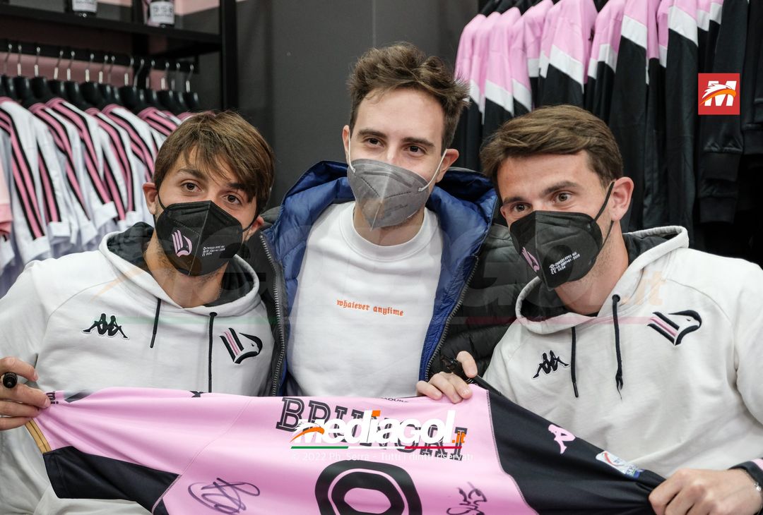 FOTO Palermo: Brunori e Soleri incontrano i tifosi allo Store Ufficiale. La gallery - immagine 44