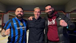 Il wrestler Santino Marella in tribuna per Inter-Fiorentina: foto con Frattesi nel post