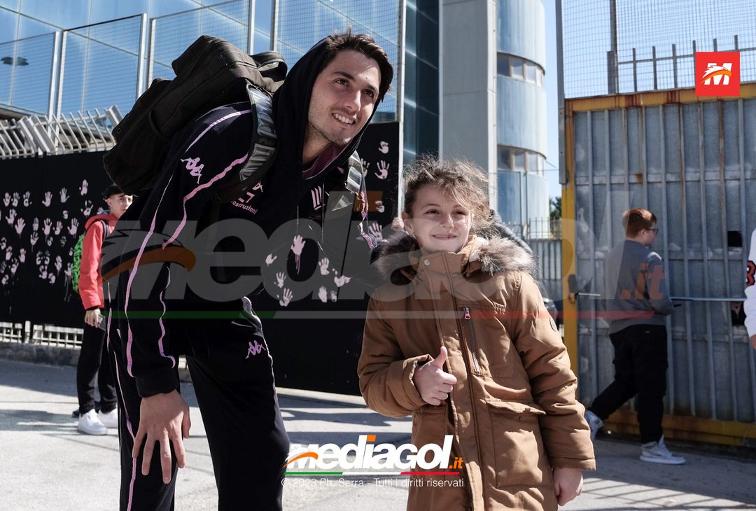 FOTO Cittadella-Palermo, la squadra in partenza dal “Renzo Barbera” (GALLERY) - immagine 15