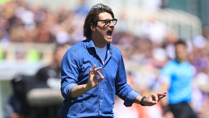 FLORENCE, ITALY - APRIL 26: Head coach Paolo Vanoli manager of ACF Fiorentina reacts during the Serie A match between ACF Fiorentina and US Sassuolo Calcio at Artemio Franchi on April 26, 2026 in Florence, Italy. (Photo by Gabriele Maltinti/Getty Images) Repubblica è sicura: “Vanoli andrà via. Ecco la lista di Paratici” - immagine 1