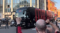 VIDEO, Milan-Bologna: pullman rossonero arrivato a San Siro | PM News