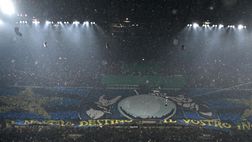 VIDEO / Milan-Inter, spettacolo sugli spalti: le immagini delle due coreografie