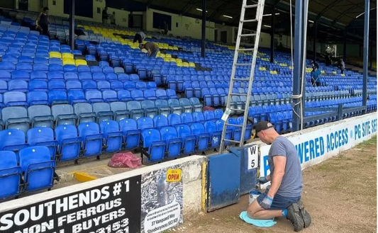 Southend United, i tifosi sistemano lo stadio: atto d’amore per salvare la propria squadra - immagine 1