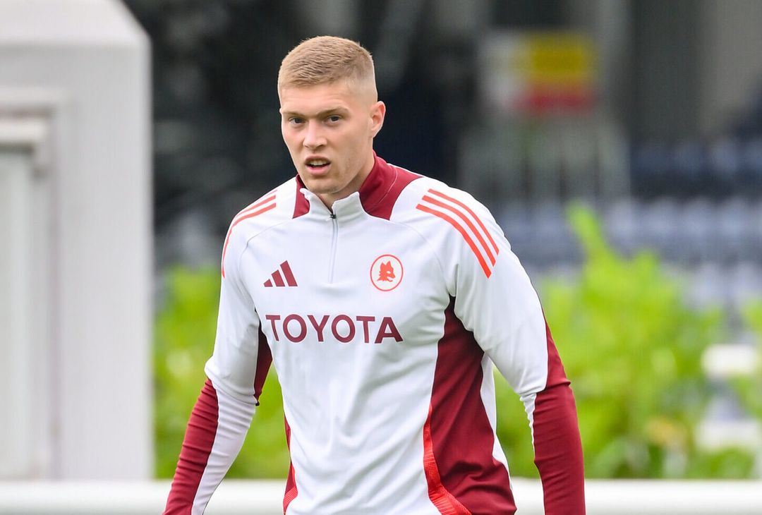 Roma, primo allenamento in Inghilterra per Dovbyk – FOTO GALLERY- immagine 1