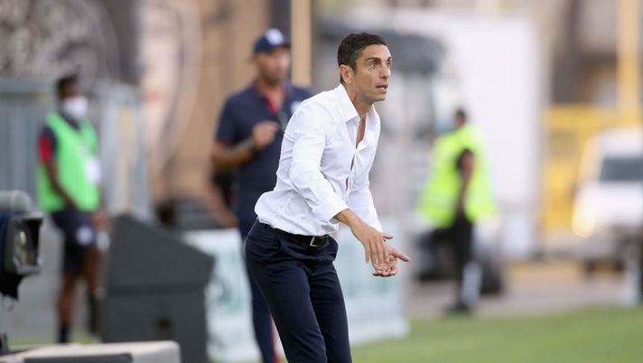 CAGLIARI, ITALY - JUNE 27: Torino's coach Moreno Longo reacts during the Serie A match between Cagliari Calcio and Torino FC at Sardegna Arena on June 27, 2020 in Cagliari, Italy. (Photo by Enrico Locci/Getty Images) Juventus-Torino 4-1 , Longo: “Prestazione di personalità, ci deve dar fiducia”- immagine 2