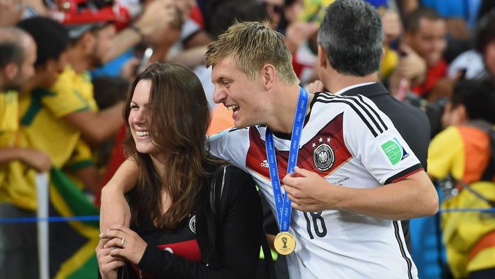 Lady Kroos sfotte il giocatore: “In Arabia Saudita non ti vogliono nemmeno regalato” - immagine 1