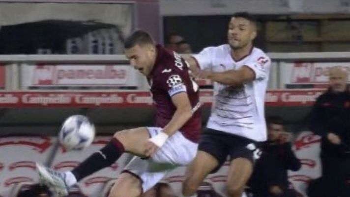 La moviola di Torino-Milan 2-1: Abisso in confusione, il fallo sul gol è evidente - immagine 1