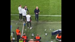 VIDEO – Porto-Benfica finisce 0-0 ma a Mourinho lanciano di tutto. La sua reazione