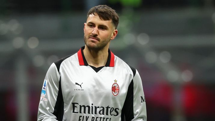 Santiago Giménez, attaccante AC Milan, ha rilasciato un'intervista a 'Record Mexico'