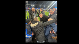 VIDEO / Keane a muso duro con un tifoso: “Ti aspetto nel parcheggio”