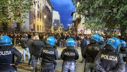 VN – Tifosi fuori dallo stadio: “Uscirete a mezzanotte”, “Salta la panchina”