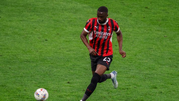 MILAN, ITALY - APRIL 20: Fikayo Tomori of AC Milan in action during the Serie A match between AC Milan and Atalanta at Stadio Giuseppe Meazza on April 20, 2025 in Milan, Italy. (Photo by Sara Cavallini/AC Milan via Getty Images) milan-atalanta-dichiarazioni-tomori-dazn-sky-san-siro-diretta-live-risultato-serie-a