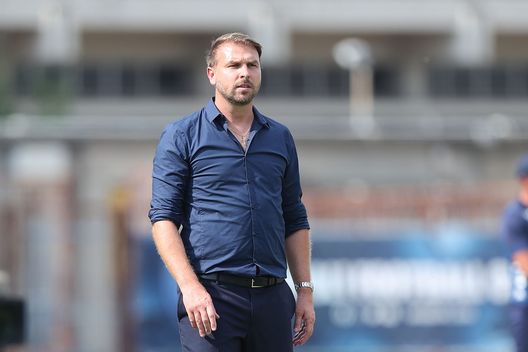 EMPOLI, ITALY - SEPTEMBER 11: Paolo Zanetti manager of Venezia FC gestures during the Serie A match between Empoli FC and Venezia FC at Stadio Carlo Castellani on September 11, 2021 in Empoli, Italy. (Photo by Gabriele Maltinti/Getty Images) Paolo Zanetti, dal feeling col Toro alla strada per la salvezza in salita- immagine 3