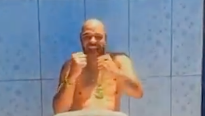 Adriano perde il volo per Istanbul: ospite a tre feste, salta la finale City-Inter - immagine 1