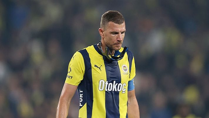 Fiorentina, sorpasso al Bologna per Dzeko. Il club viola ha un’arma per la trattativa - immagine 1