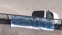 Lady Spinazzola incantata da Napoli: spunta uno striscione per Leonardo