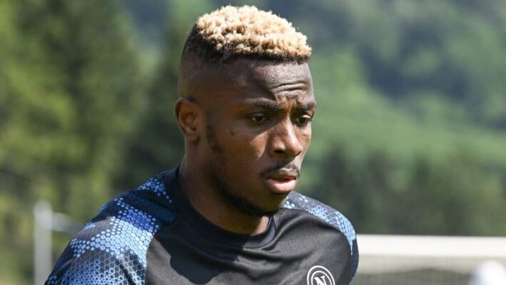 DIMARO, ITALY - JULY 16: SSC Napoli player Victor Osimhen attends the morning training session at Dimaro Sport Center, on July 16 2024 in Dimaro (Trento), Italy. (Photo by SSC NAPOLI/SSC NAPOLI via Getty Images) Napoli, Osimhen neanche in panchina in amichevole: segnale chiaro - immagine 1