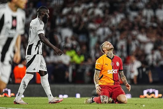 Galatasaray, Icardi perde il derby con Immobile e non si prende la medaglia...