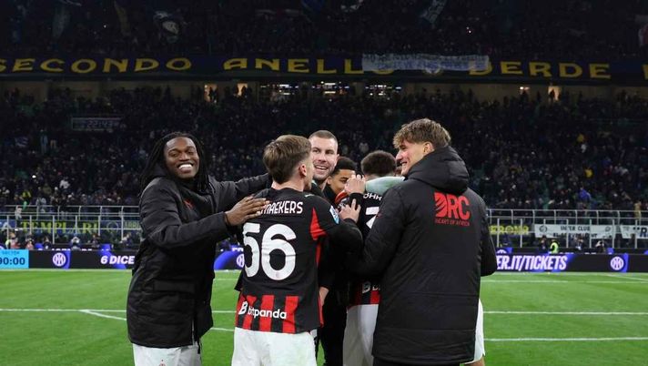Il derby è di nuovo del Milan: i giocatori festeggiano. Ecco le reazioni dai social