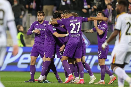FLORENCE, ITALY - FEBRUARY 28: Robin Gosens of ACF Fiorentina celebrates after scoring a goal during the Serie A match between Fiorentina and Lecce at Stadio Artemio Franchi on February 28, 2025 in Florence, Italy. (Photo by Gabriele Maltinti/Getty Images)