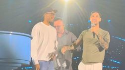 VIDEO “Stanno ancora festeggiando loro”. Ospiti d’onore al concerto di Gigi D’Alessio