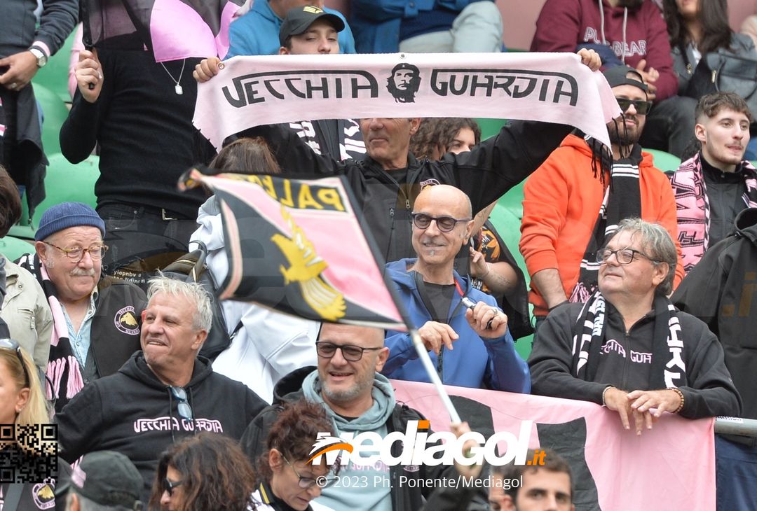 FOTOTIFO Palermo-Cittadella 0-1, gli scatti ai tifosi al “Renzo Barbera” (GALLERY) - immagine 67