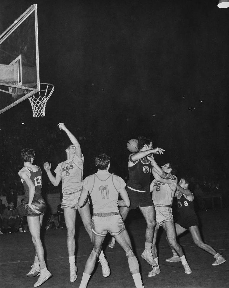 Sogni, coppe, campioni: Ignis Varese-Simmenthal Milano- immagine 2