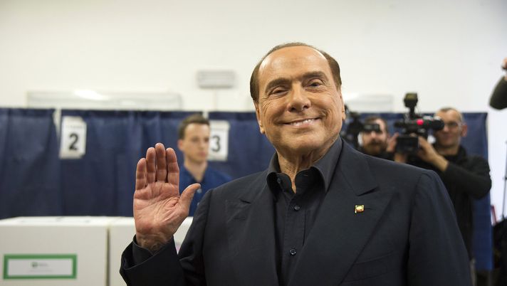 Quando Berlusconi fece i complimenti al Napoli: “La città meritava lo scudetto” - immagine 1