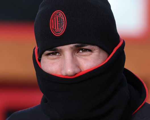(Photo by Claudio Villa/AC Milan via Getty Images) Matteo Gabbia in gruppo: le foto dell’allenamento di oggi- immagine 2