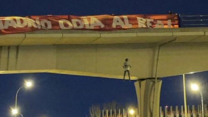 Vinicius e il manichino pre-derby: chieste pene detentive alte per i tifosi dell’Atletico Madrid - immagine 1