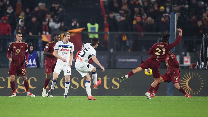 L’Atalanta sbanca l’Olimpico e torna a -1 dal Napoli: Roma battuta 2-0 - immagine 1