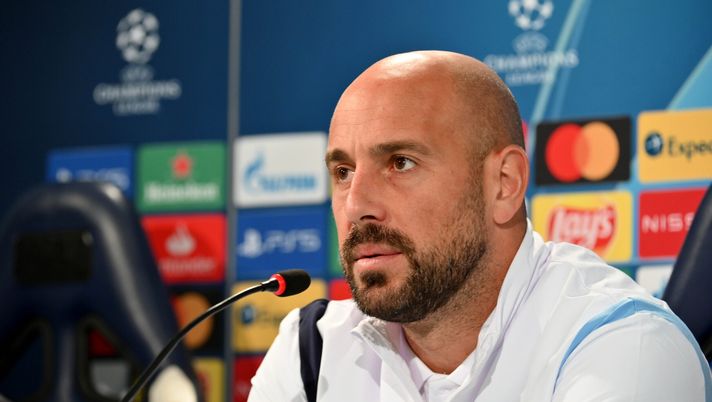 José Reina apre il cuore ai canali ufficiali del Villarreal, società per cui lavora come tecnico delle giovanili dopo il ritiro. reina ritiro