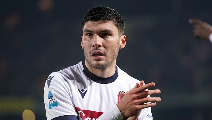 Nicolò Cambiaghi of Bologna FC gestures during the Serie A match between US Lecce and Bologna FC in Lecce, Italy, on February 9, 2025. (Photo by Gabriele Maricchiolo/NurPhoto via Getty Images) Bologna-Torino 3-2, Cambiaghi: “La Champions ci ha fatto crescere molto”- immagine 2