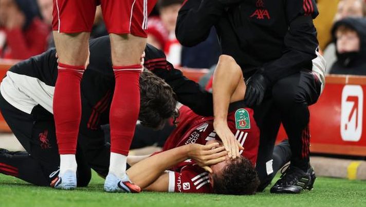 Ex Padova, rovinato il debutto ad Anfield per Leoni: il ginocchio fa crac - immagine 1