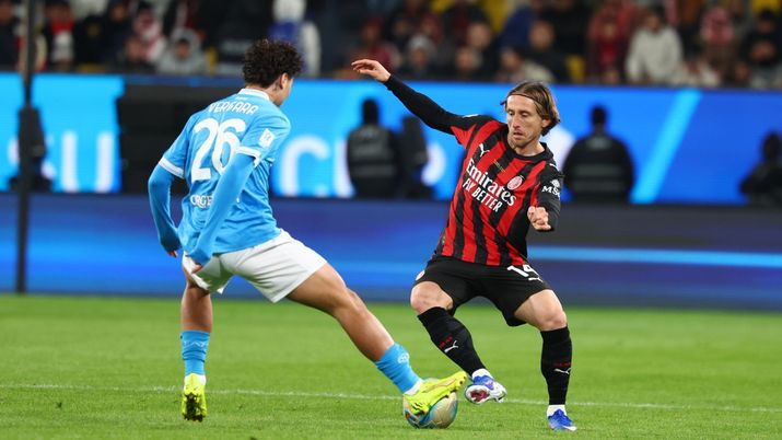 Luka Modric (centrocampista AC Milan), qui durante Napoli-Milan 2-0 (Supercoppa Italiana) | News (Getty Images) Pastore: 'La partita tra Inter e Roma influenzerà poi il lunedì sera di Napoli-Milan'