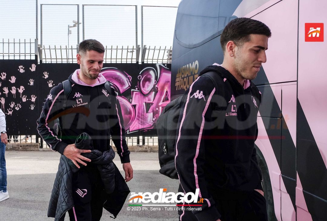 FOTO Südtirol-Palermo, la squadra in partenza dallo stadio “Renzo Barbera” (GALLERY) - immagine 32