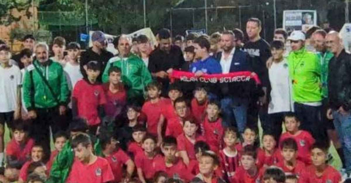 Serginho in visita al Milan Club Sciacca: serata di calcio e ricordi per l’ex rossonero Serginho in visita al Milan Club Sciacca: serata di calcio e ricordi per l’ex rossonero