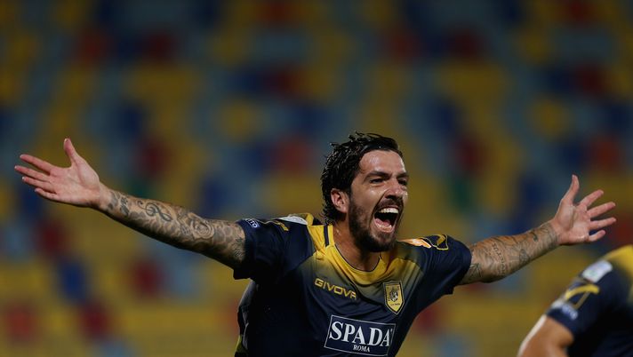 FROSINONE, ITALY - JULY 13: Francesco Forte of SS Juve Stabia celebrates after scoring the team's second goal during the serie B match between Frosinone Calcio and SS Juve Stabia at Stadio Benito Stirpe on July 13, 2020 in Frosinone, Italy. (Photo by Paolo Bruno/Getty Images for Lega Serie B) Palermo Cosenza