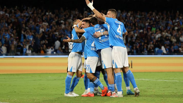 Lampo di McTominay, poi ci pensano Lukaku e Neres: il Napoli stende il Como e vola in cima - immagine 1
