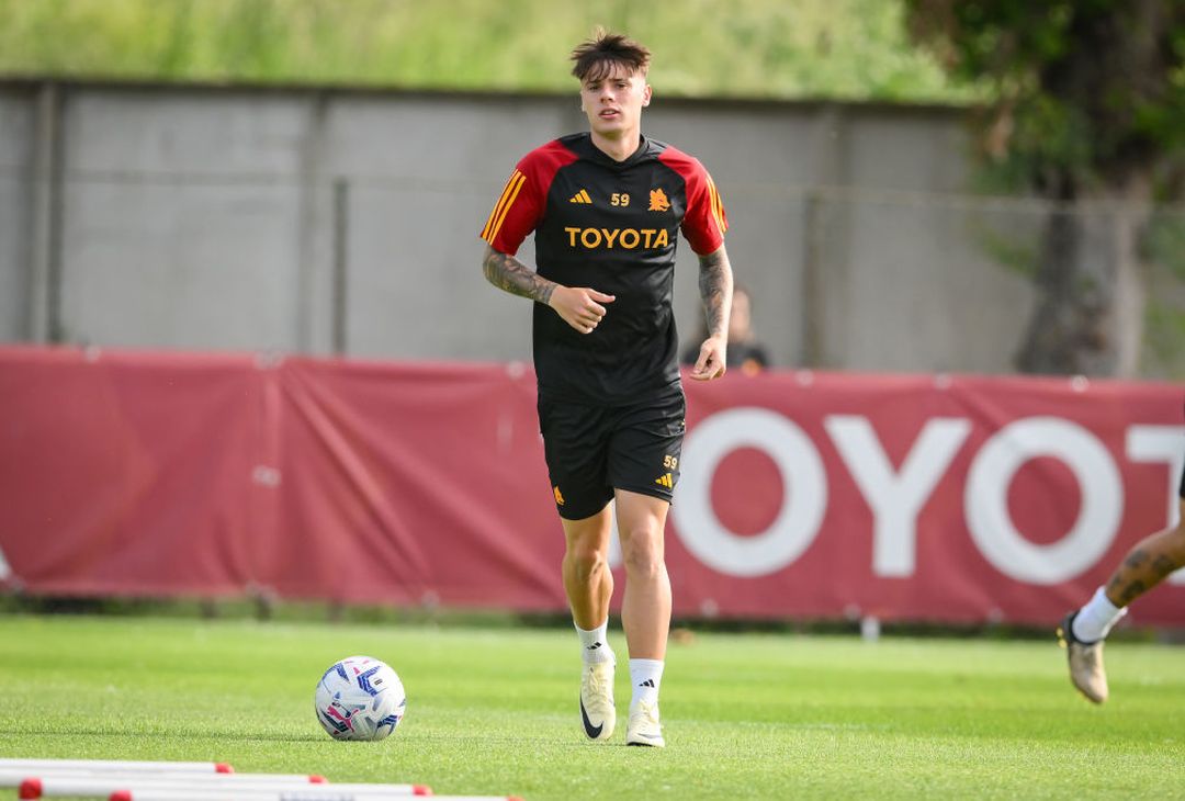 Roma, la rifinitura prima della sfida al Genoa – FOTO GALLERY - immagine 30