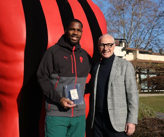 (Photo by Claudio Villa/AC Milan via Getty Images) Assocalciatori, Mike Maignan sul gradino più alto del podio: MVP di novembre