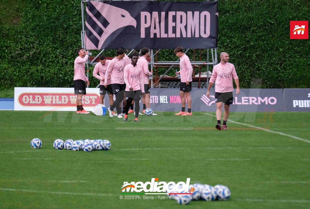 FOTO Ritiro Palermo, seduta mattutina al centro sportivo di Livigno (GALLERY) - immagine 7